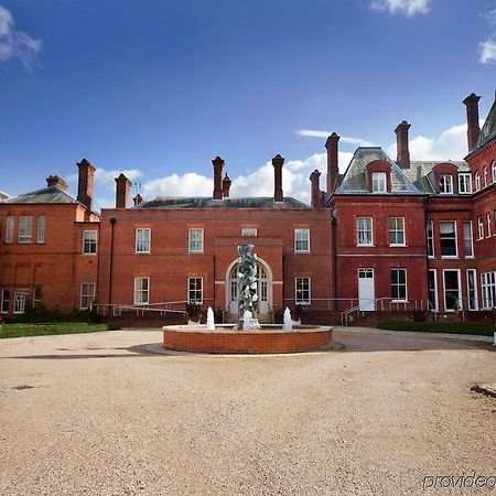 Champneys Tring Hotel Buitenkant foto