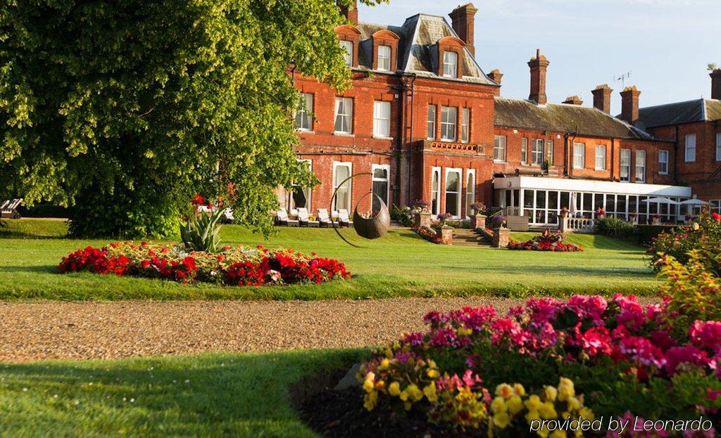 Champneys Tring Hotel Buitenkant foto