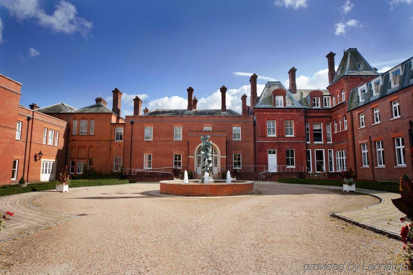 Champneys Tring Hotel Buitenkant foto